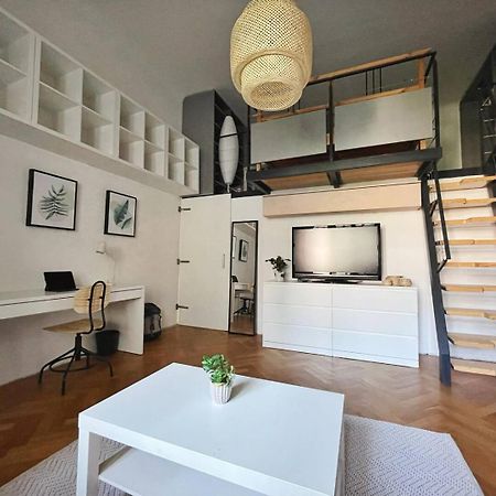 Netradicny Apartman V Centre Μπρατισλάβα Εξωτερικό φωτογραφία